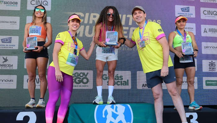 Lana Bezerra celebra o bem-estar e a solidariedade durante o Circuito das Mulheres