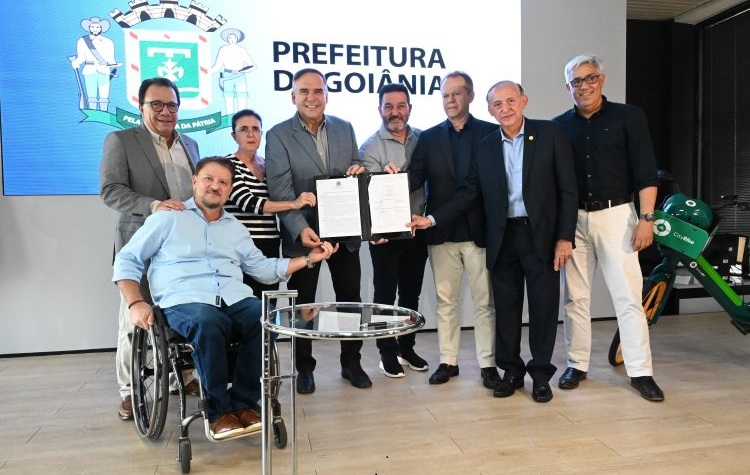 Prefeitura firma acordos para modernizar o sistema de mobilidade urbana em Goiânia