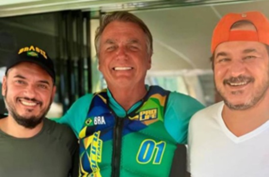 Presidente do partido de Caiado publica foto com Jair Bolsonaro