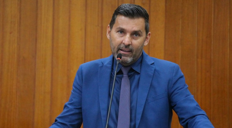 “Eu entro armado no plenário com a pistola 9 milímetros, 18 tiros”, diz vereador de Goiânia