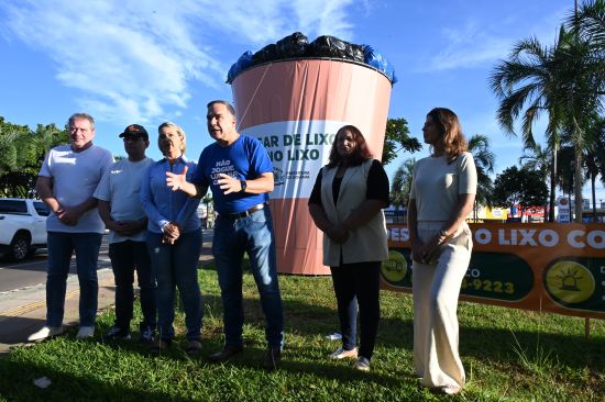 Campanha conscientiza goianiense sobre o descarte correto de lixo