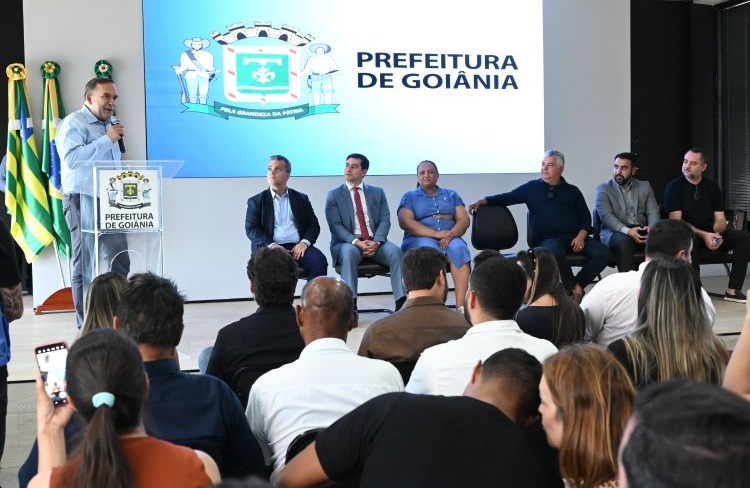 Mabel planeja regularizar 40 mil posses e construir 15 mil moradias em Goiânia