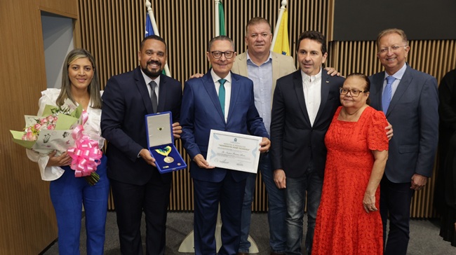 Câmara de Aparecida homenageia o pastor Neuton Pereira Abreu
