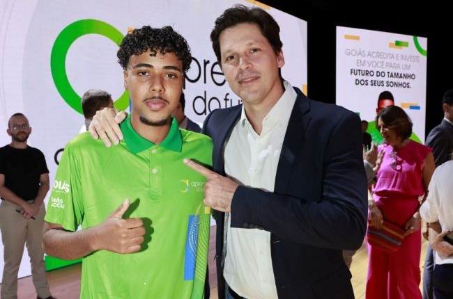 “Nossos jovens são aprendiz com futuro”, diz Daniel Vilela ao celebrar programa que vai atender 10 mil estudantes