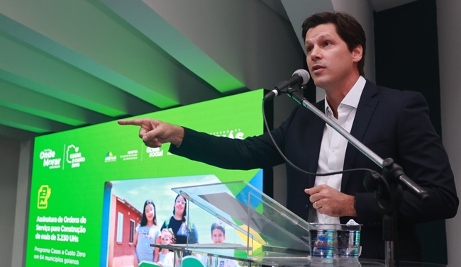 Daniel Vilela anuncia construção de mais 3,2 mil casas a custo zero