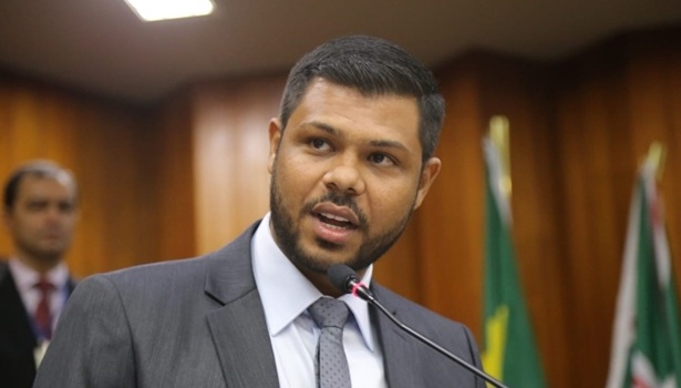 Romário Policarpo determina a instalação de detectores de metais na Câmara