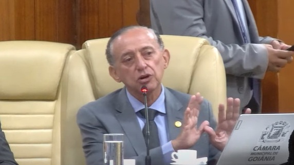 Vereador sugere “camisa de força” para quem busca atendimento para bebês reborn