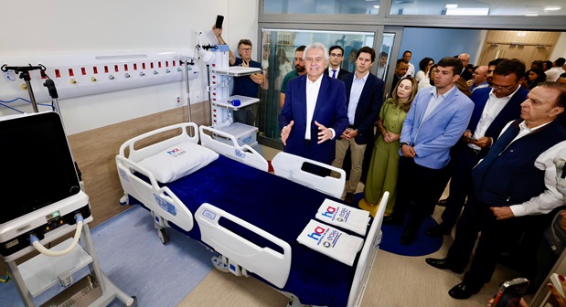 Caiado recepciona os 12 primeiros pacientes pediátricos do Cora