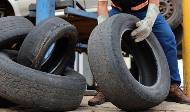 Prefeitura de Aparecida realiza ação especial de coleta de pneus no combate à dengue
