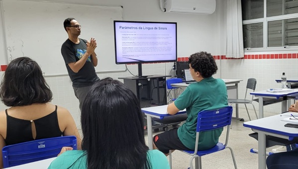 Governo de Goiás abre mais de 2 mil vagas gratuitas para cursos de tecnologia e inovação