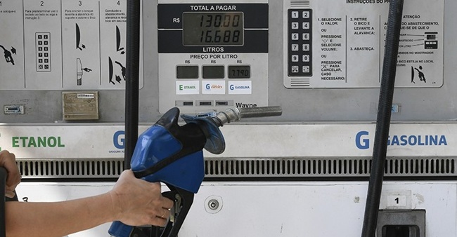 Postos de combustíveis que praticam preço alto viram alvo do Procon Goiânia