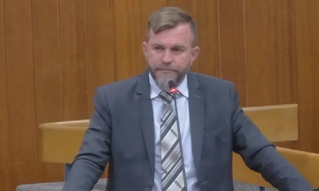 Vereador da base de Mabel manda recado para secretário: “Não tenha eu como seu inimigo”