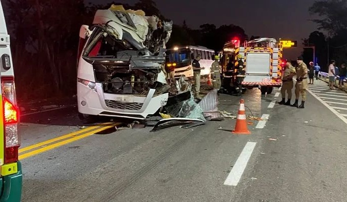 TRAGÉDIA: Estudantes que viajavam para congresso da UNE, em Goiânia, morrem em batida na BR-153