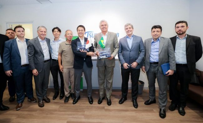 Caiado conhece projeto japonês para produção de fertilizante ecológico em Goiás