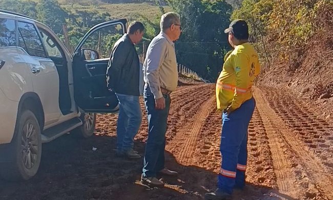 Prefeitura de Uruaçu recupera estradas e constrói pontes na zona rural