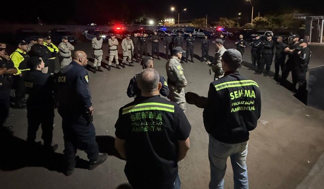 300 pessoas são abordadas e 3 comércios fechados durante operação em Aparecida