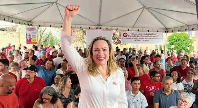 Adriana Accorsi é eleita com mais de 95% dos votos para comandar o PT de Goiás