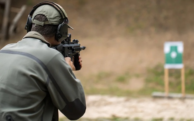 Polícia Federal passa a fazer fiscalização e registro de CACs a partir desta terça