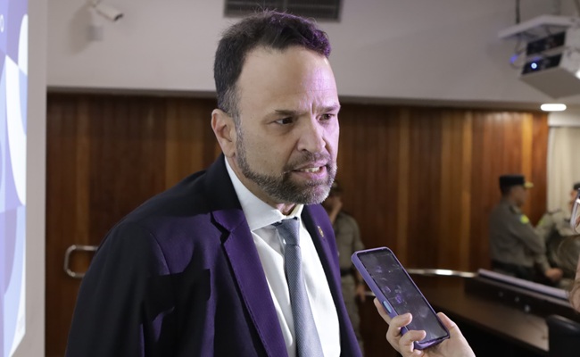 Secretário de Segurança Pública apoia o fechamento das distribuidoras à meia-noite, em Goiânia