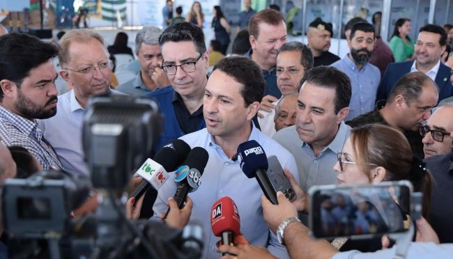 Prefeito Vilela assina convênio com Governo de Goiás para ampliar oferta de emprego em Aparecida