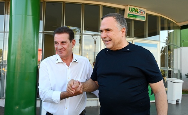 Prefeito Mabel e senador Vanderlan visitam unidades de saúde de Senador Canedo