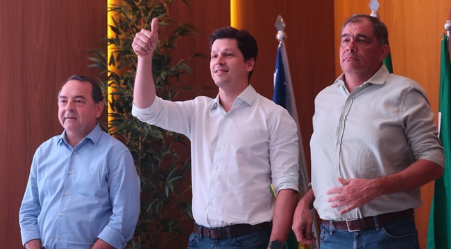 Daniel Vilela anuncia licitação da GO-411 em Paraúna