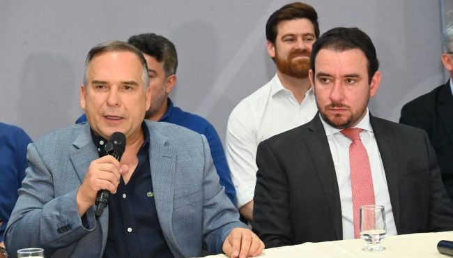 Com discurso conciliador, Mabel oficializa novo líder na Câmara de Goiânia