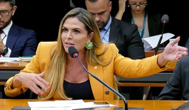 Arrependida após votar a favor da PEC da Blindagem, Silvye Alves anuncia saída do União Brasil