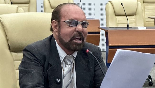 ELEIÇÕES 2026: Para não prejudicar o filho, Tião Peixoto desiste de candidatura ao Senado