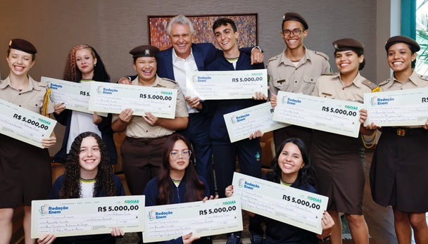 Caiado anuncia prêmio de R$ 10 mil para quem se destacar em matemática no Enem