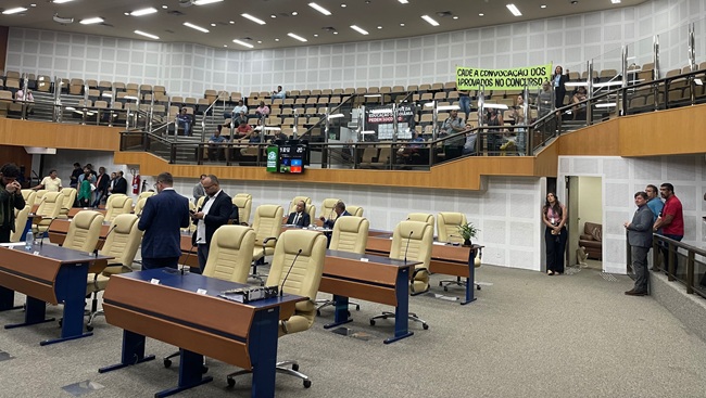 Prorrogação dos contratos temporários dos administrativos da educação é aprovada na Câmara