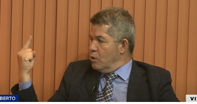 Delegado Waldir comemora saída do União Progressista do Governo Lula: “A canoa já furou”