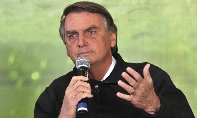 Bolsonaro pede autorização do STF para fazer procedimento na pele