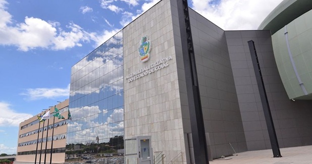 Alego divulga edital de concurso público com salários de até R$ 10 mil