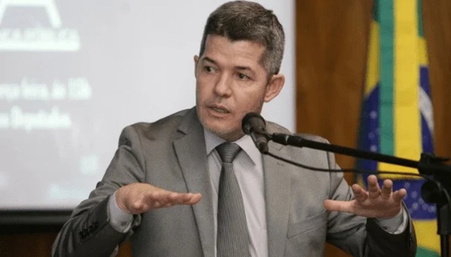 Ao avaliar racha de federação, Delegado Waldir provoca: “Lula não aguenta 2 segundos de debate com Caiado”