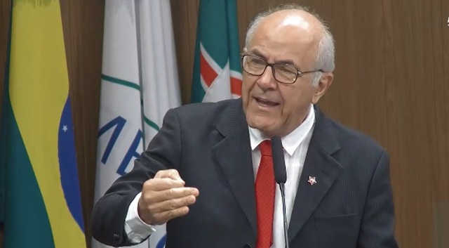 Operação no Rio teve “menos droga” apreendida que no avião do Bolsonaro, diz deputado do PT