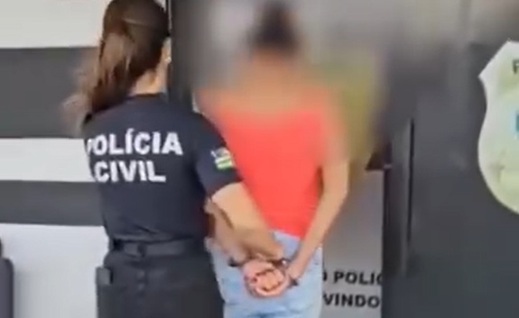 Mulher é presa após ofender e ameaçar a própria mãe, em Aparecida
