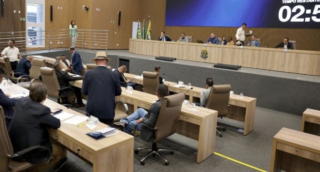 Câmara de Aparecida aprova projetos que definem orçamento, planejamento e ajustes fiscais