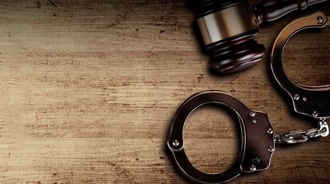 Homem pega 37 anos de cadeia por ter matado a companheira com uma barra de ferro