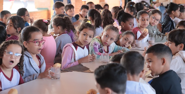 Educação de Aparecida divulga prazos de renovação de matrícula nos CMEIs e escolas municipais