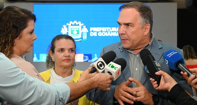 Prefeito Mabel propõe bônus de até R$ 10 mil para servidores da Educação