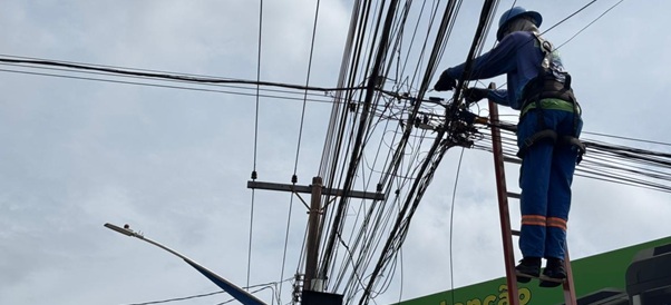 Mais de 15 toneladas de fios são removidas das ruas de Goiânia