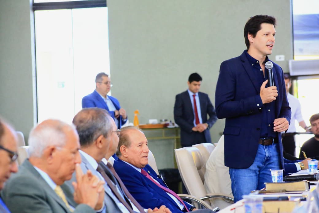 Daniel Vilela reforça aliança com a Assembleia de Deus durante simpósio