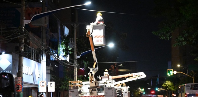 Com 2 mil trocas atendidas, canal do Brilha Goiânia acelera manutenção de iluminação pública