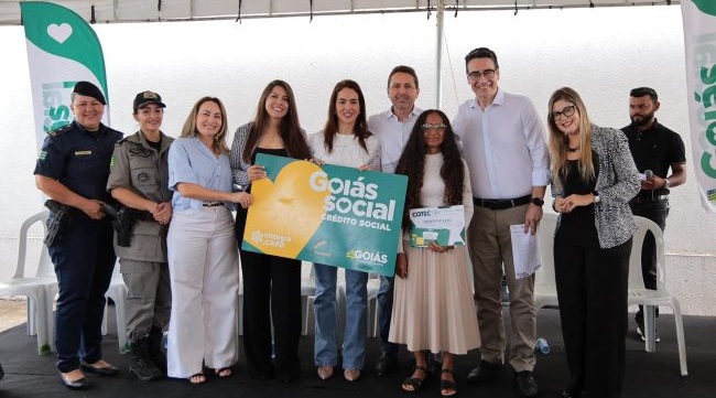 Vilela parabeniza 222 aparecidenses formadas em cursos na Secretaria da Mulher