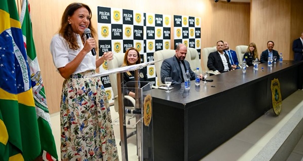 Gracinha Caiado entrega 30 viaturas às delegacias da mulher de Goiás