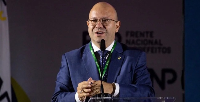 Lula escolhe goiano para substituir Gleisi Hoffmann no Planalto Lula escolhe goiano para substituir Gleisi Hoffmann no Planalto