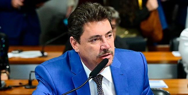 Wilder recebe autorização para se reunir com Bolsonaro na Papudinha