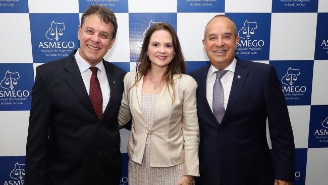 Juíza Nathália Arantes é empossada presidente da ASMEGO para o triênio 2026-2029