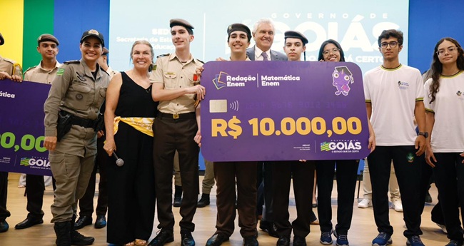 Caiado e Daniel entregam prêmios de até R$ 10 mil para destaques da rede estadual no Enem 2025 Caiado e Daniel entregam prêmios de até R$ 10 mil para destaques da rede estadual no Enem 2025